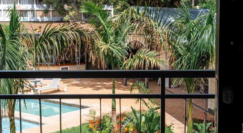 Victoria Falls Oasis - image 8