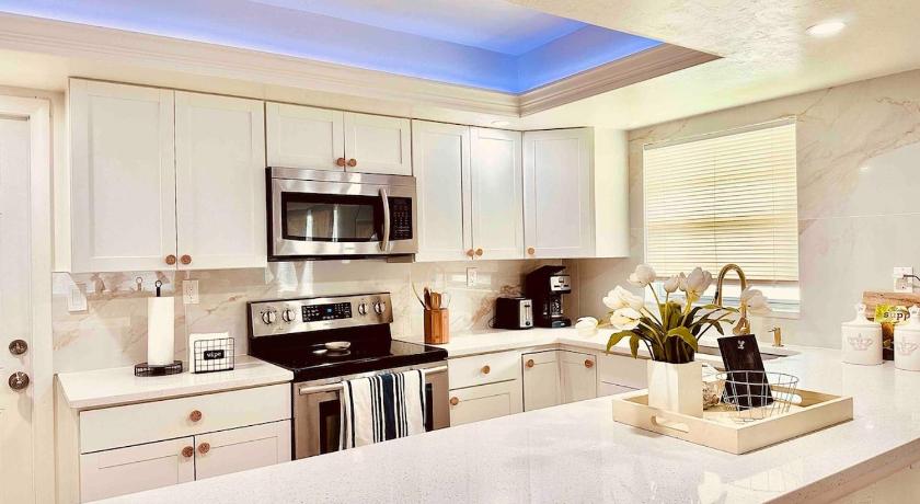 Modern Boho 2bed 2bath home right in downtown