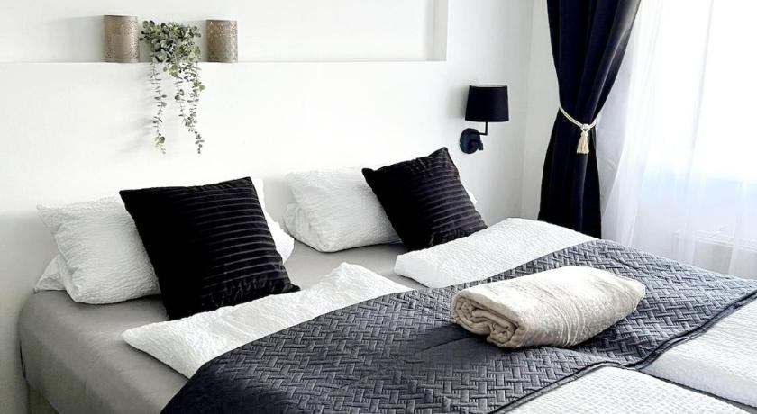 Travemünde Ruheoase mit Pool Sauna Parkplatz