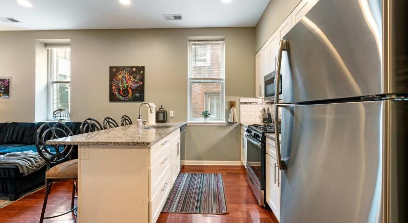 Philadelphia Large 3 bdrm apt, 2ba, unique art 4-Star Accommodation view