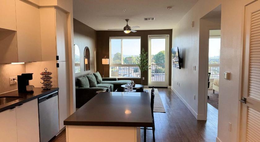 산타아나 (CA) Bright Home 10 Min to Disneyland Pool & GYM 5성급 숙소 전망