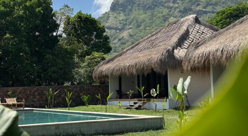 Tampilan NIRA Surf Villas