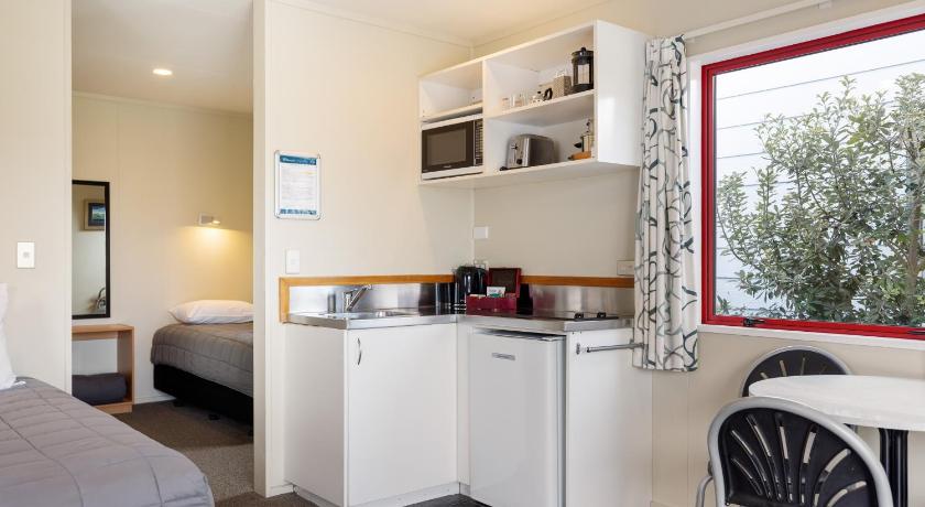 Image of Superior Studio - Sleeps 3 5