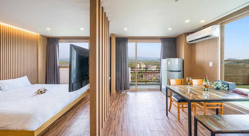 Image of [Pet Room] Side Ocean Suite Terrace With Pet (Water Spa) 3