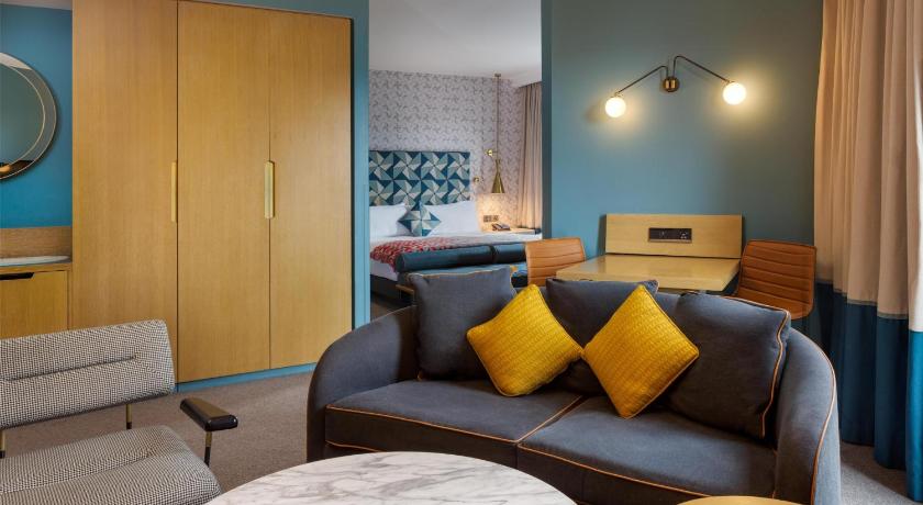 Image of King Junior Suite 14