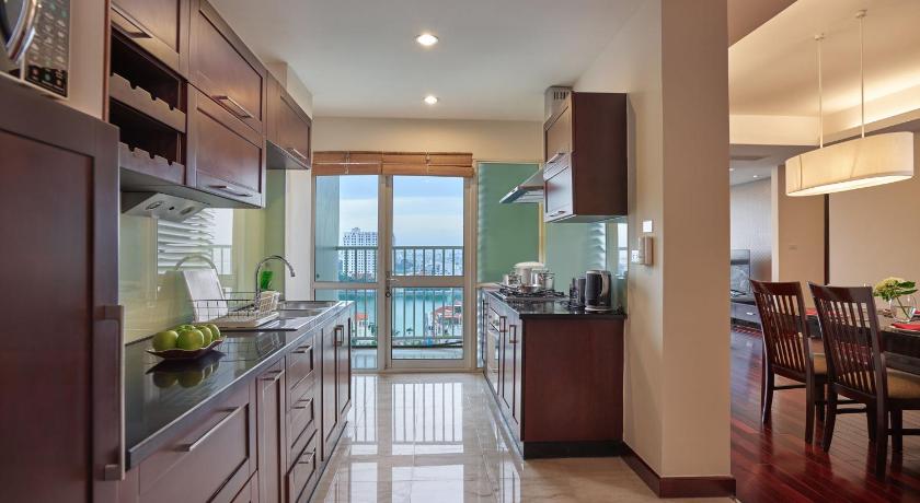 Image of Three-Bedroom Apartment Suite 1