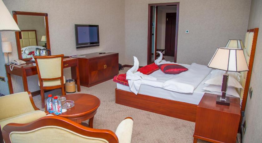 Golden Coast Hotel photo