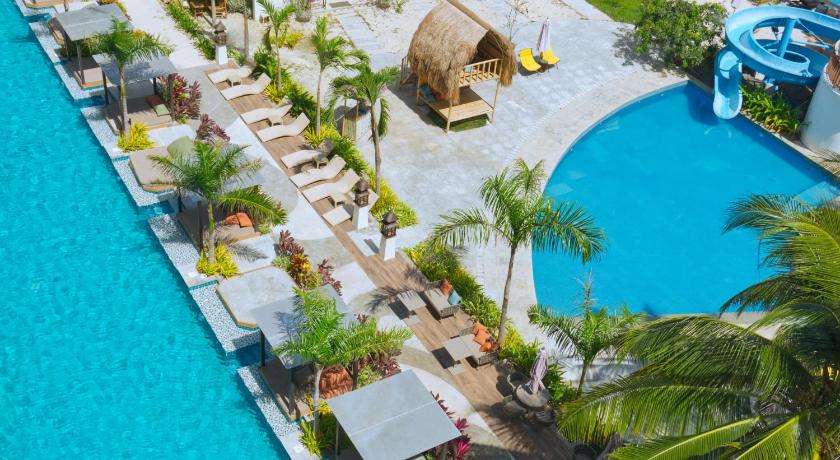 Image of Pool Access Room 14