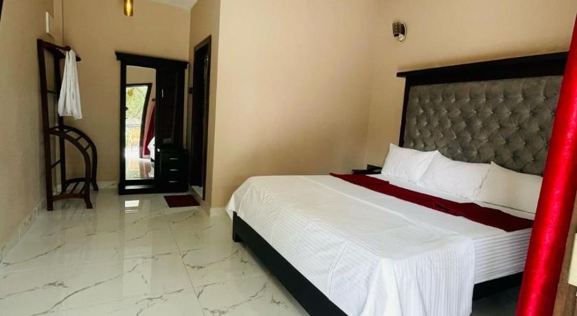 ポイント・ペドロ Mango Mansion ホテル プール