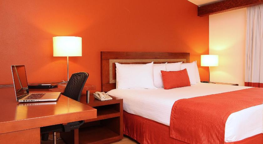 Image of Standard King Room 1