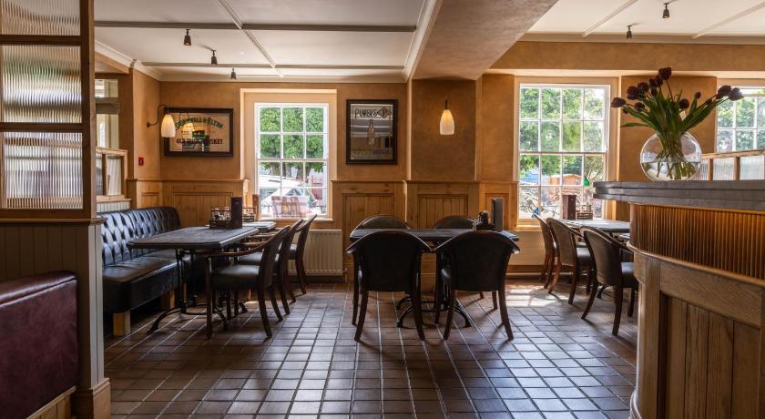 Carloy The Harbourview Hotel 3-Star Hotel exterior