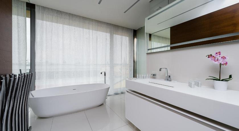 EMPIRENT Grand Central Apartments photo