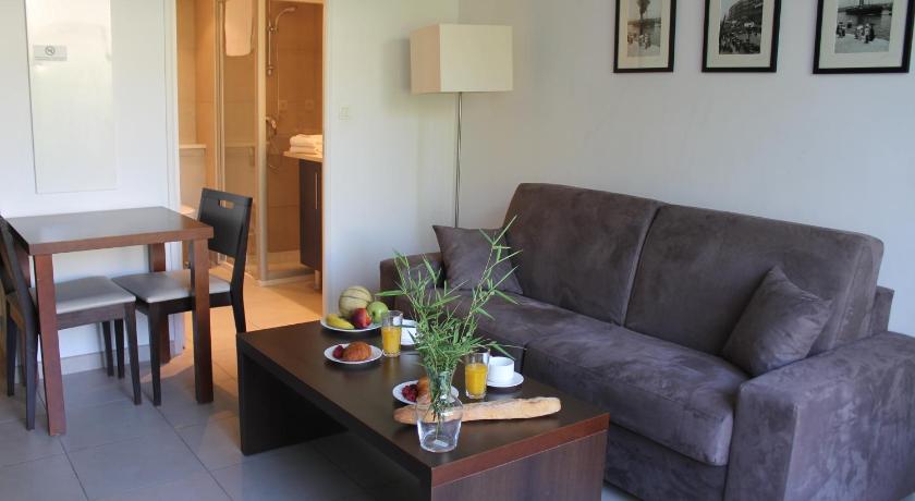 Residence Services Calypso Calanques Plage — Hotel in Marseille