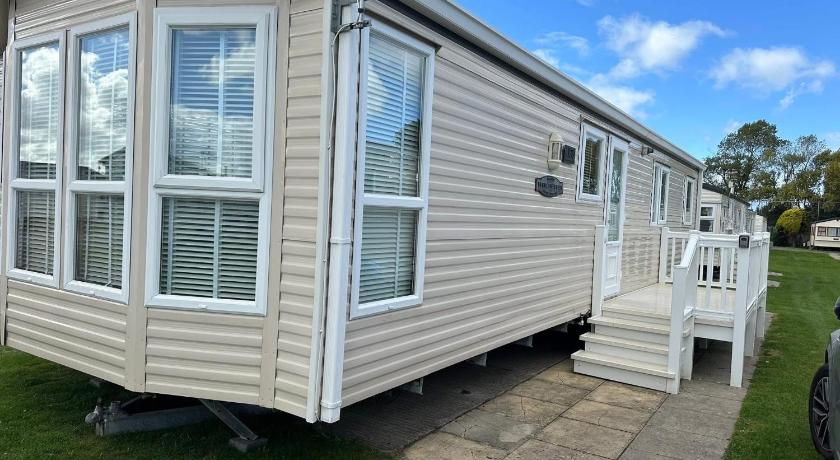 marine getaways caravan hire winchester
