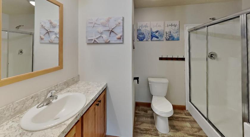 Put-in-Bay Put-in-Bay Island Club #77 4-Star Accommodation suite
