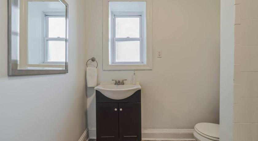 필라델피아 (PA) Huge and Sunny 1BR in Center City 3성급 숙소 레스토랑