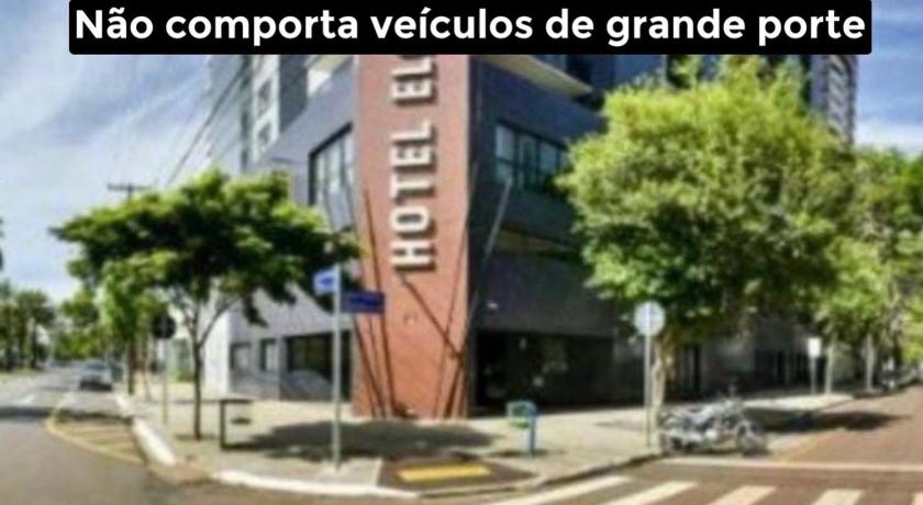 マリンガ Elo Hotels Express 4つ星 ホテル プール