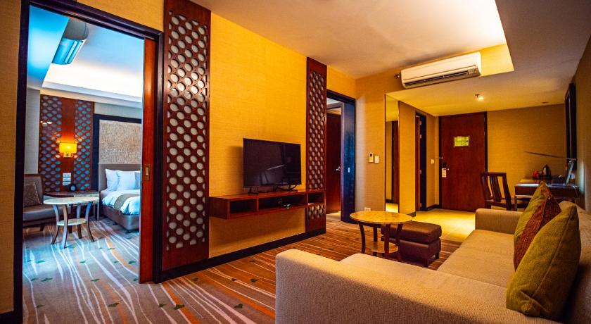 Image of Suite - 1 King Bed, Nonsmoking, Sofa 8