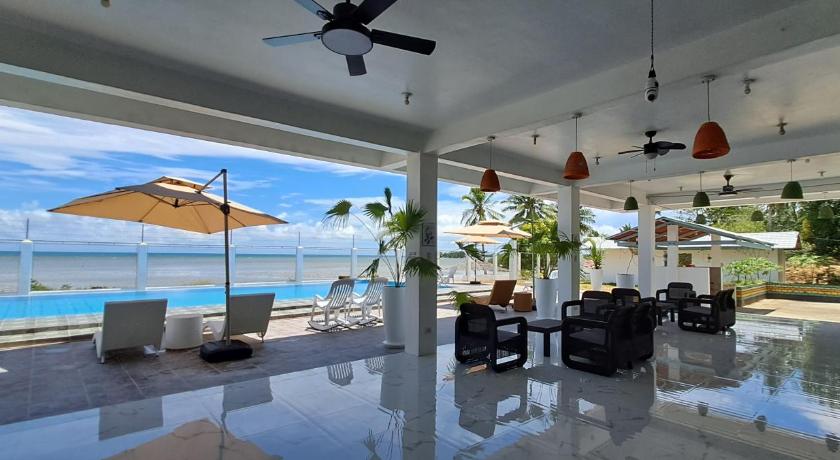 la caballa beach resort bar & grill - image 3