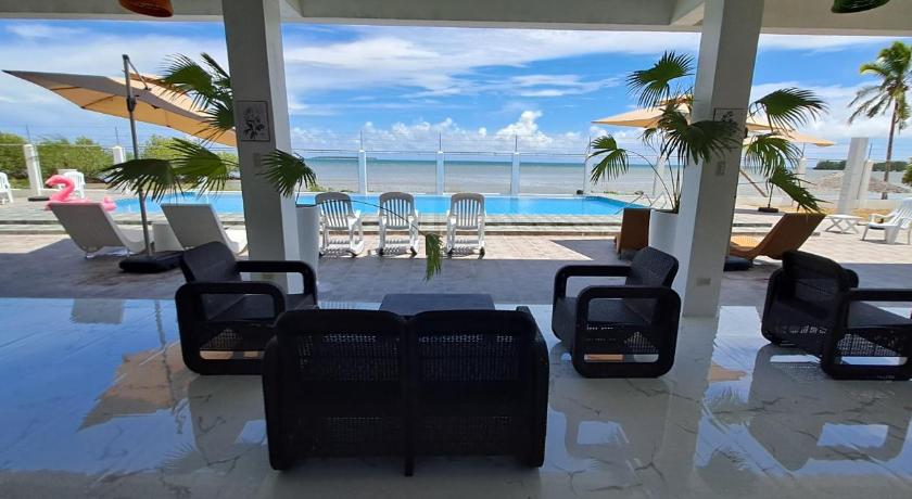 la caballa beach resort bar & grill - image 13