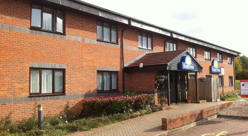 Days Inn by Wyndham Warwick South M40