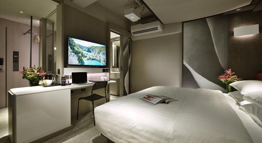 Image of Deluxe King Room 0