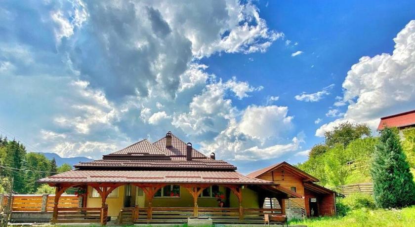 Premium mountain view chalet