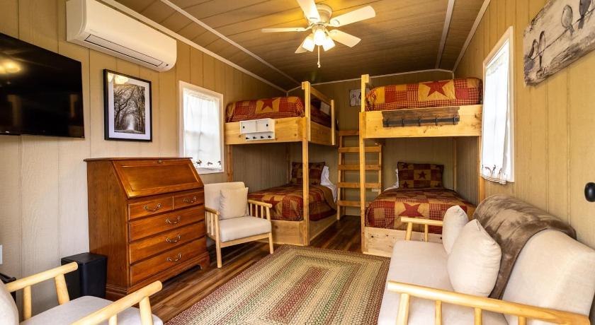 버켈레이 스프링 (WV) Timber Ridge Retreat 4성급 숙소 수영장