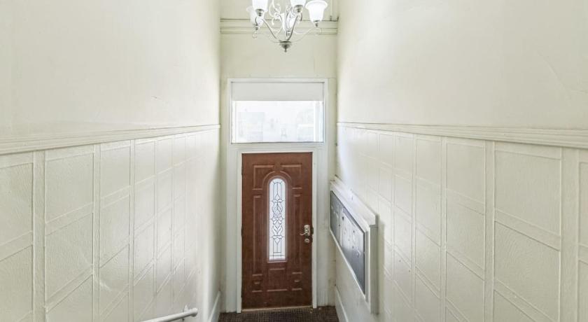 Philadelphia Large Historical Center City 1BR that Sleeps 4 3-Star Accommodation amenity