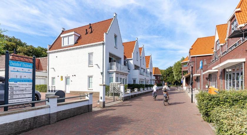 Luxury apartment for 6 people with roof terrace and view of the dunes