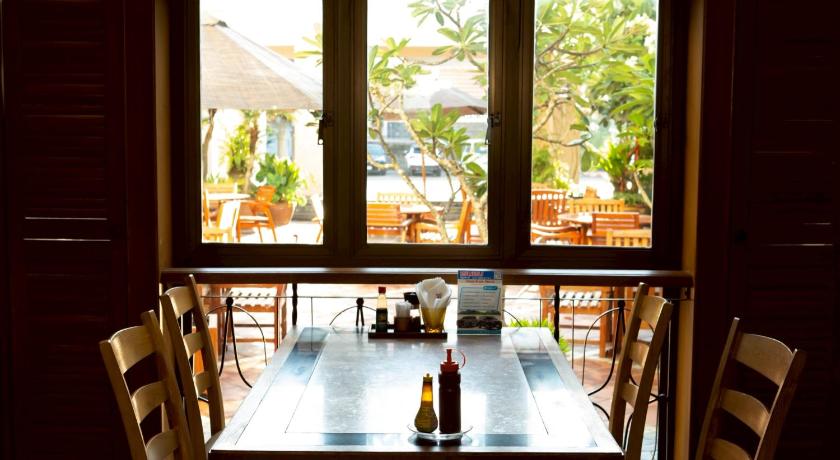 C.S. Pattani Hotel – Pattani, CA