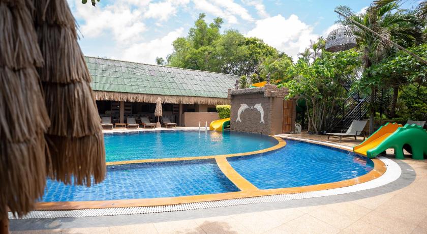 Lanta Riviera Beach Resort - image 10