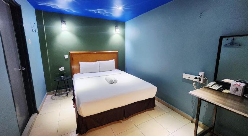 Image of Double Bed-No Window 1