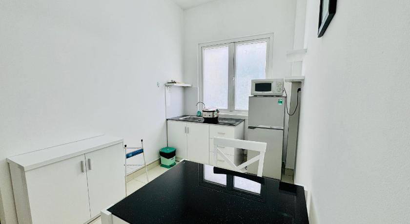 Sunny Haven Apartments - image 13