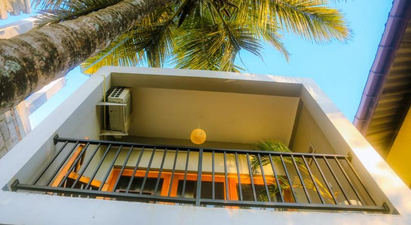 Chez Podi Surf Stay - image 12
