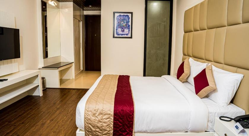 Superior Non View Room,1 King Bed, Non-smoking,flat Screen Television, In-room Safe, Mini Bar, Coffe