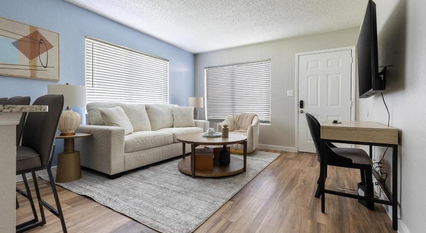 Landing Amazing 1BD in Maryvale Village