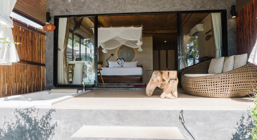 Image of Beach Front Villa with Spa Bath 7