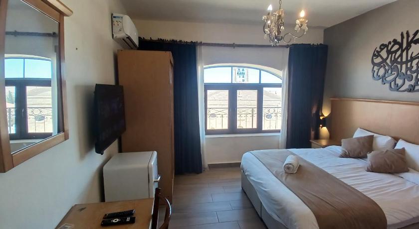 Image of Double Room with Spa Bath 1