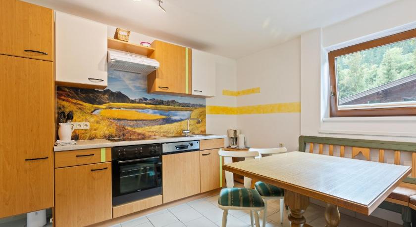 รูปของอพาร์ตเมนต์แบบสี่ห้องนอน (Four-Bedroom Apartment) 1