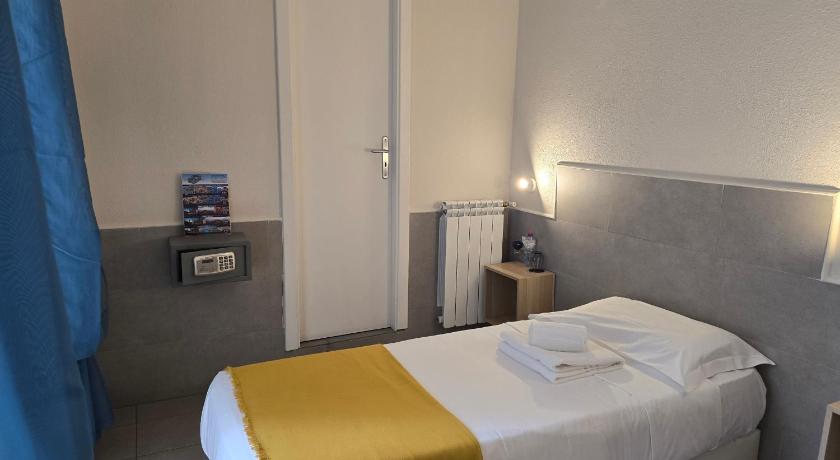 Image of Single Room 1