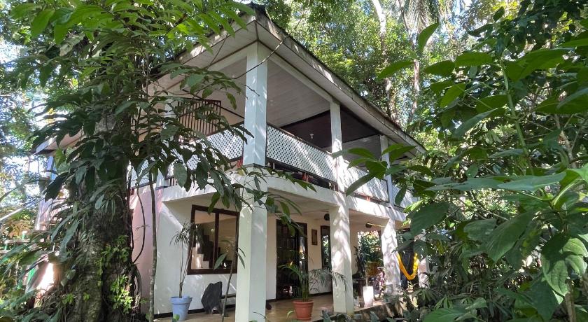 Casa y Cabana Jaguar Tortuguero