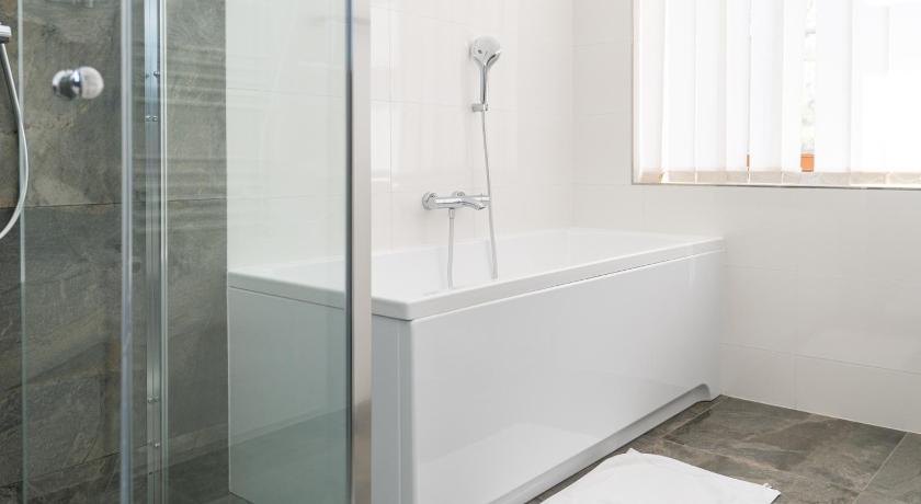 Egy hálószobás apartman kilátással a városra (One-Bedroom Apartment with City View) fotója 5