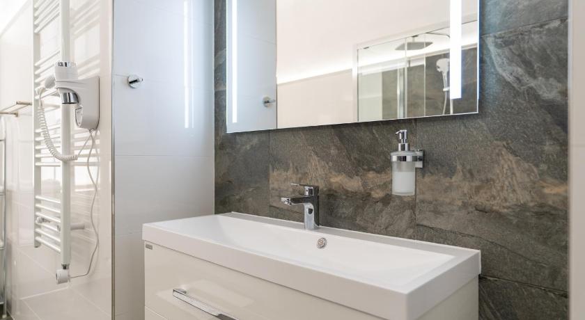 Egy hálószobás apartman kilátással a városra (One-Bedroom Apartment with City View) fotója 4