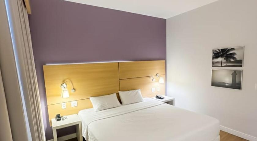 Moderno Flat no Gonzaga na quadra da Praia