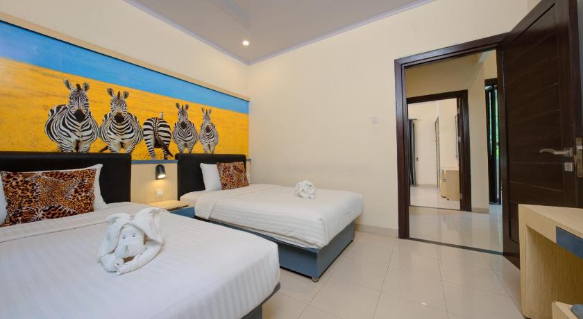 Image of Zebra Deluxe Three-Bedroom Bungalow 4