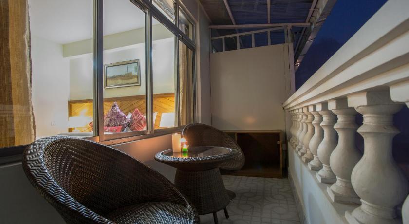 Hotel White Yak photo