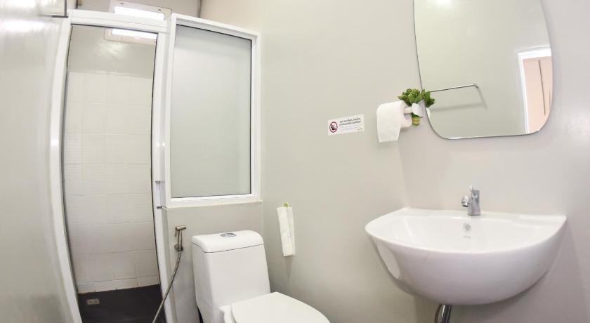 Image of Deluxe - Non-Smoking Room 2