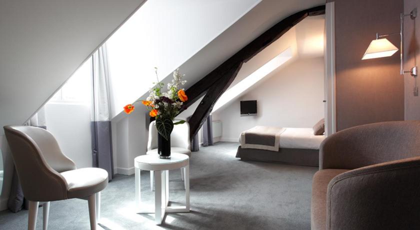 Image of Deluxe Triple Room 3