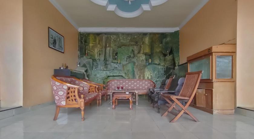 OYO 92631 Hotel Dan Aula Wahyu Sari B – Karanganyar, SD